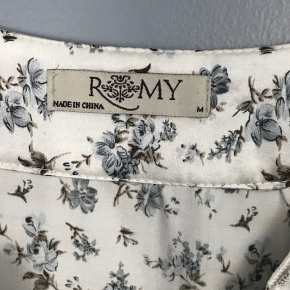 Romy | Floral Dress - Picture 4 of 4